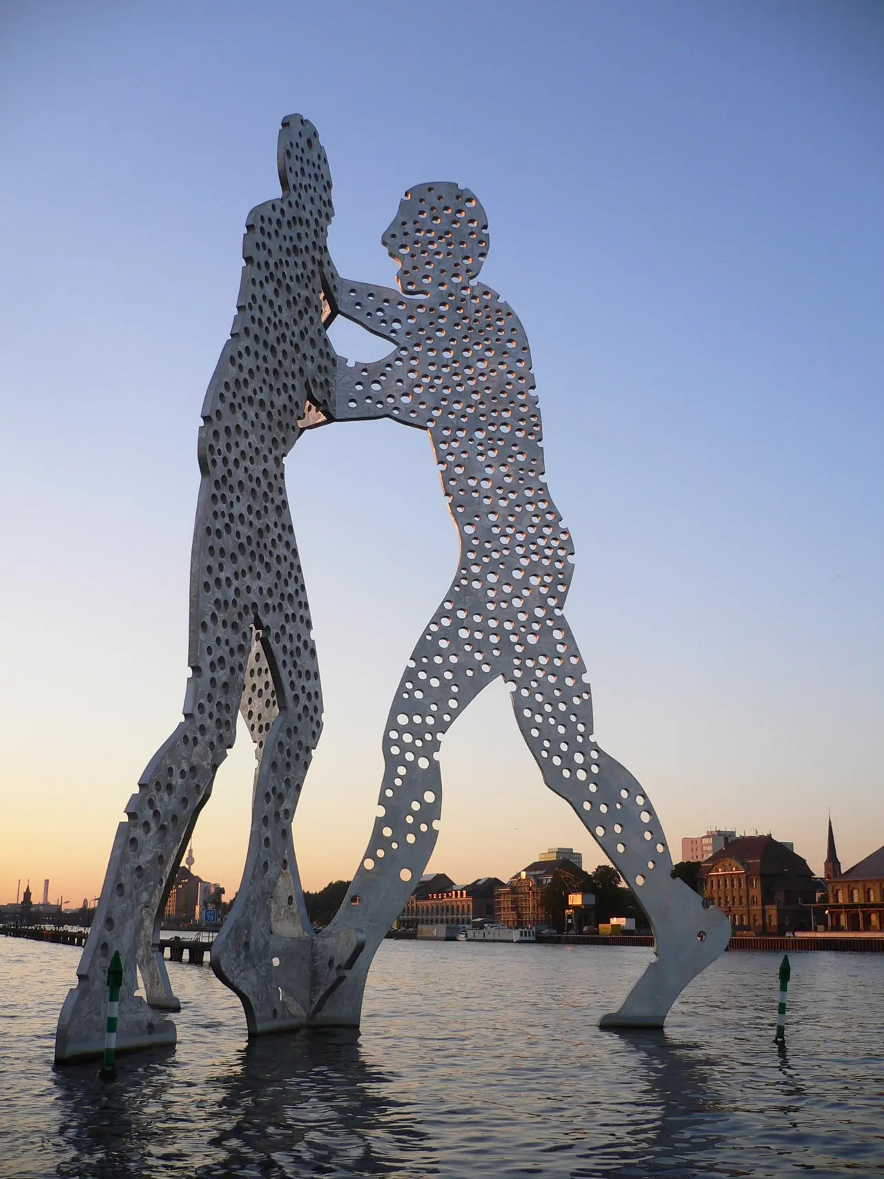Molecule Men in Berlin